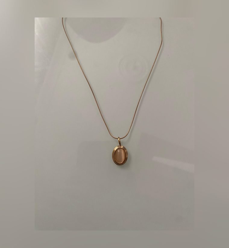 Médaillon Ovale Pendant — gold plated oval locket necklace